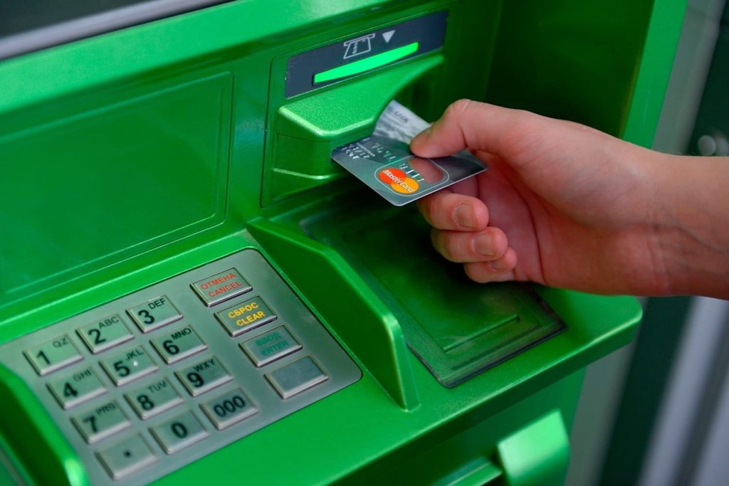 Обналичивание карты Сбербанка через банкомат